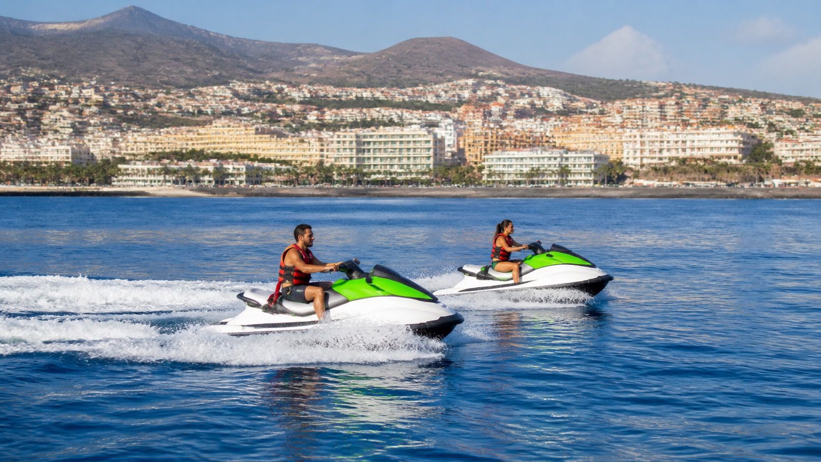 Alquiler de motos de agua en Tenerife Sur: cómo comparar zonas sin perder tiempo